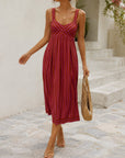 Robe midi rayée bordeaux vue en situation