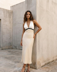 Robe longue dos nu en lin écru
