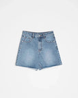 Shorts en jean bermuda chic bleu clair avec ourlet déchiré pour un style confortable