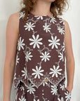 top13822 chemisier brun fleuri sans manches avec mancherons image 4