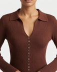Cardigan maille côtelée détail marron