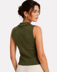 Détail zip et boutons dorés vert