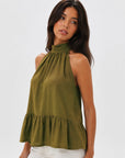 Look avec top halter olive