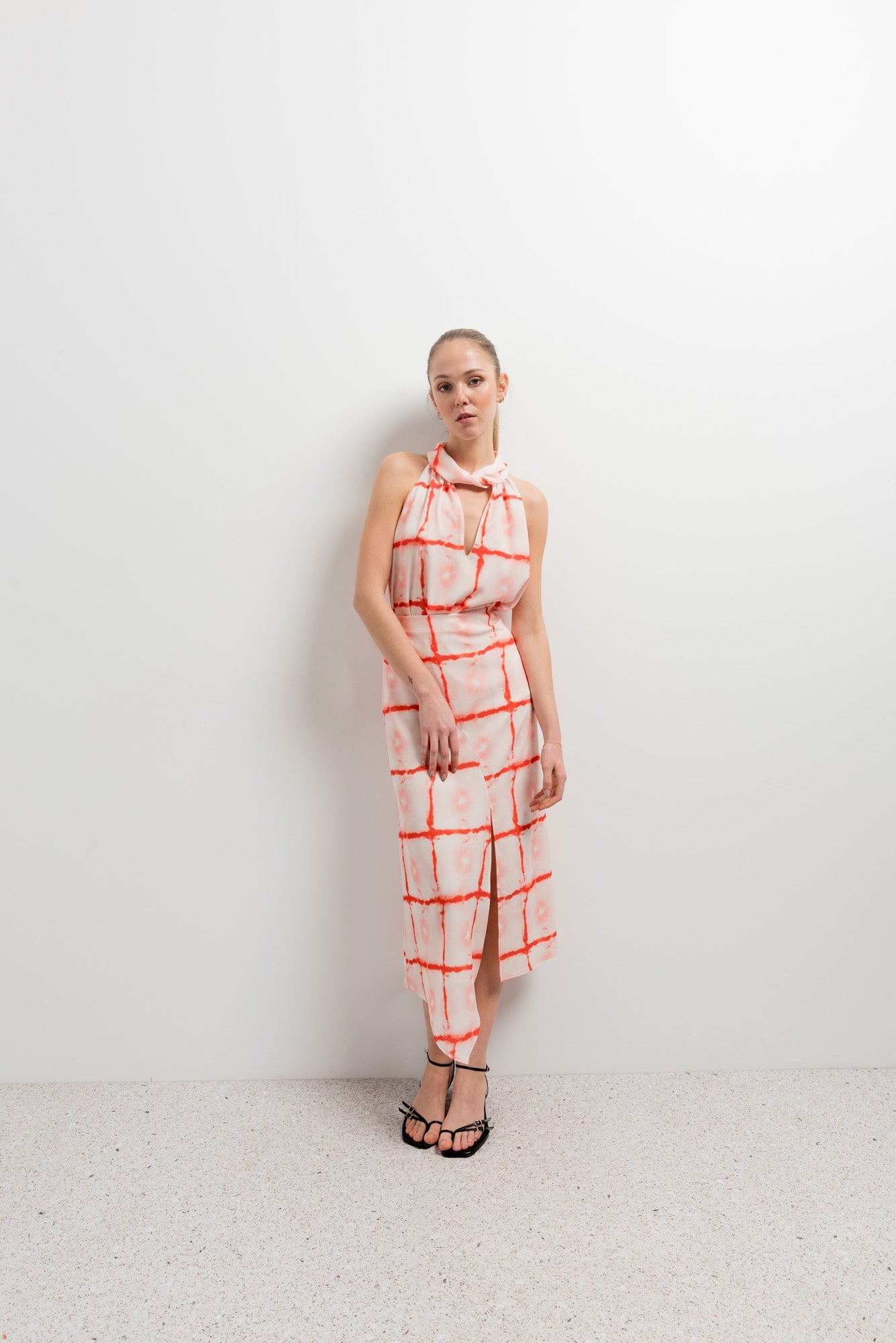 Top à motifs géométriques rouge femme – col noué et coupe fluide Sapiato