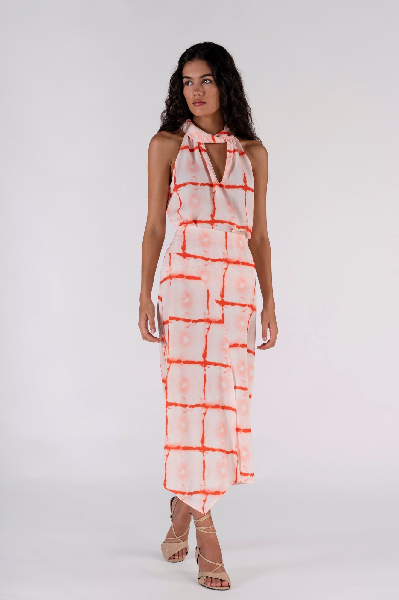Top à motifs géométriques rouge femme – col noué et coupe fluide Sapiato