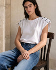 KDAPDT.02 top sans manches en coton epaules cloutees 07