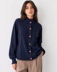 Cardigan boutonné bleu nuit col volanté