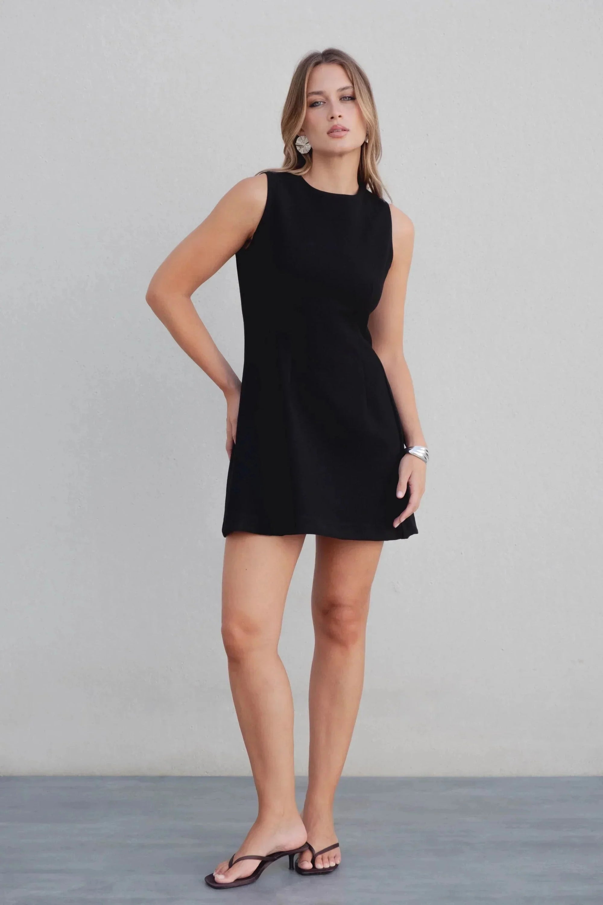 La petite robe noire : l’indispensable chic et intemporel - Sapiato