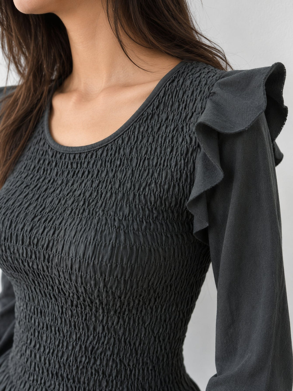 blouse smockée texture gris