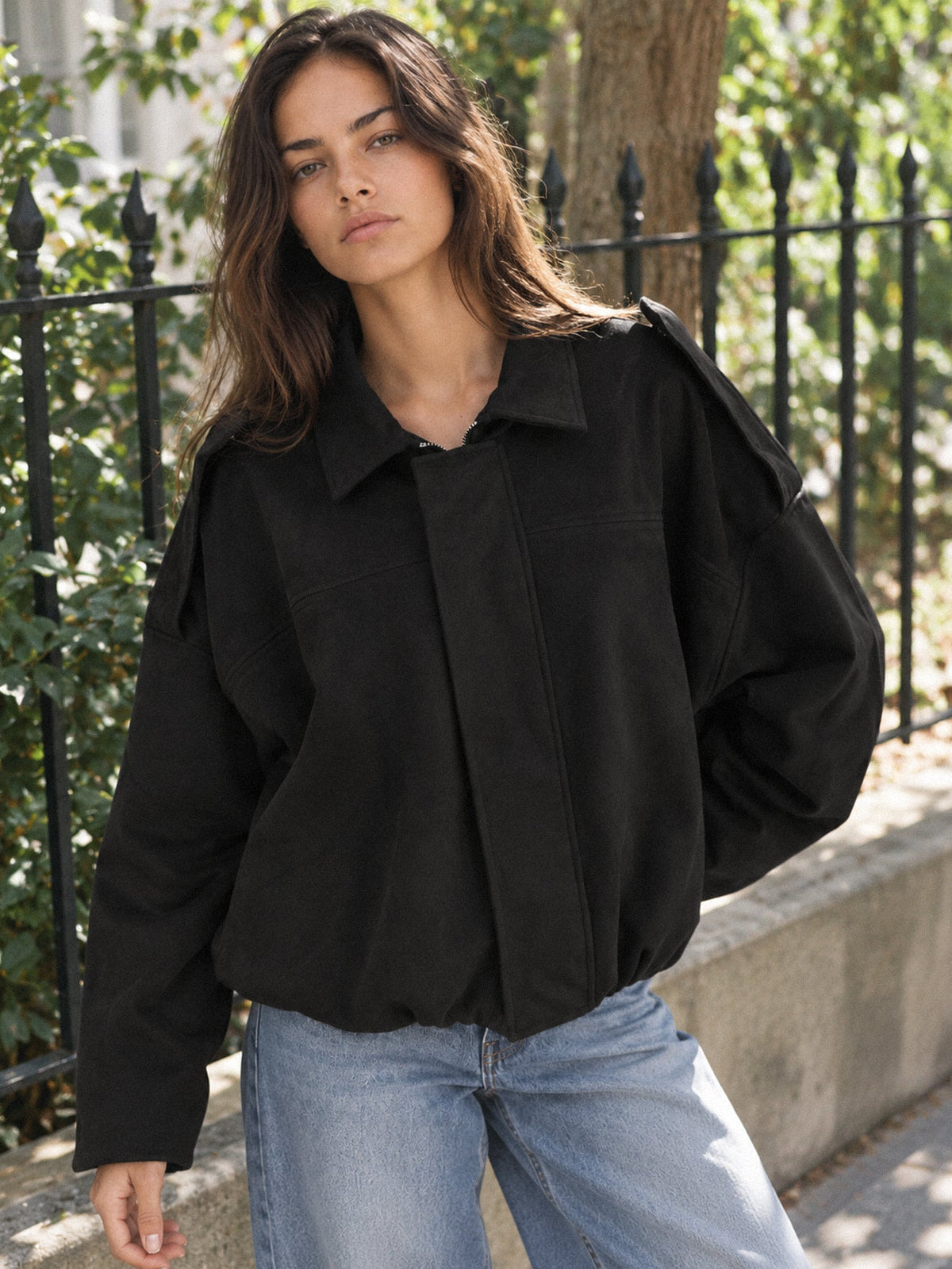 Blouson bomber suédine noir en ville