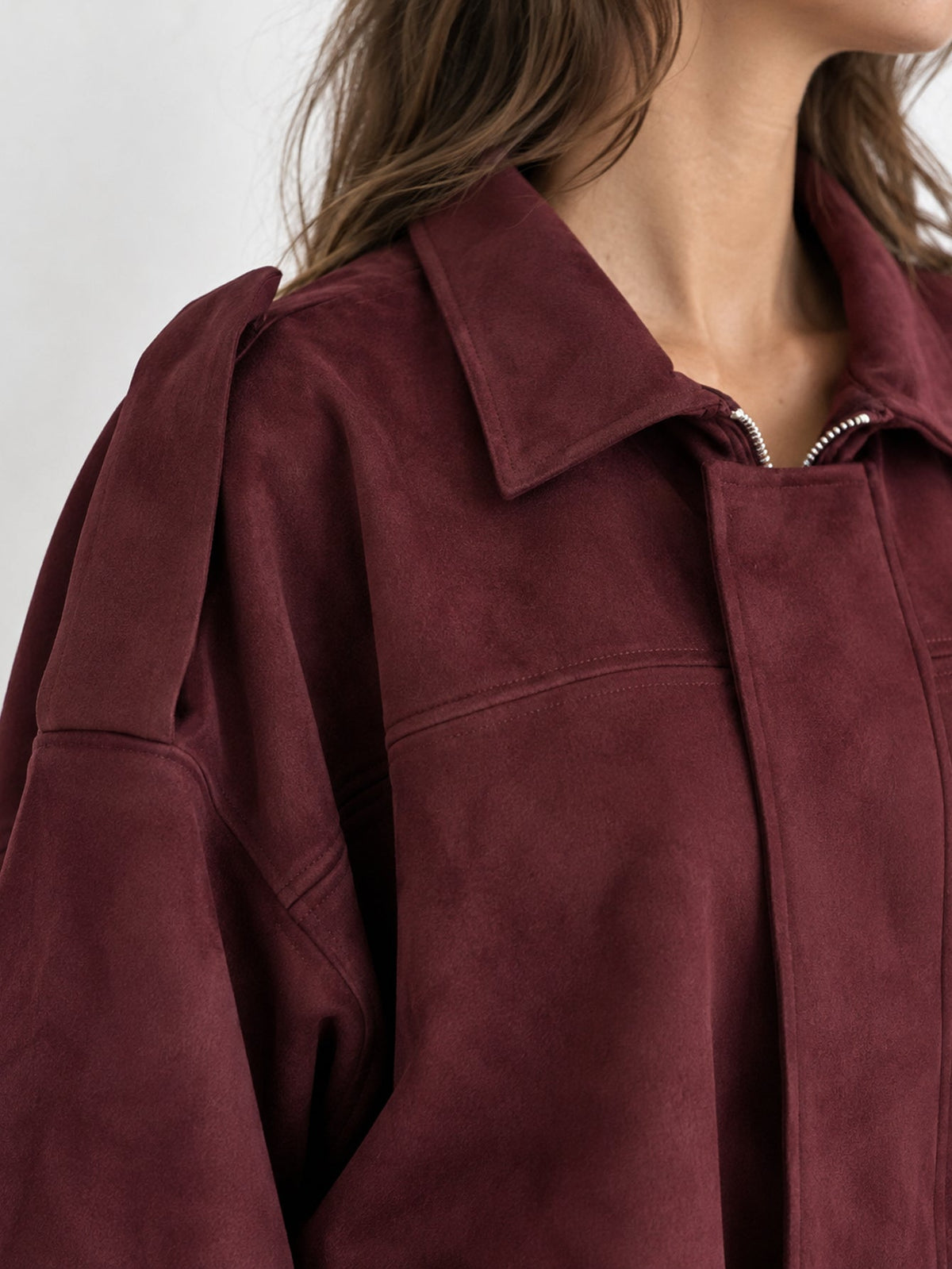 Détail col et zip bordeaux