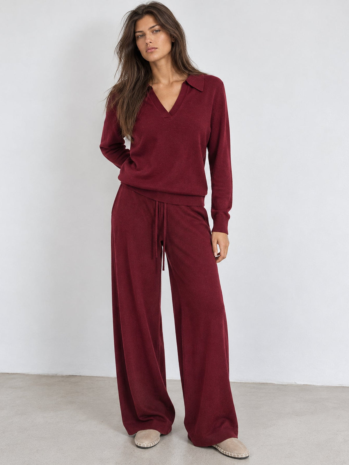Ensemble en maille bordeaux face