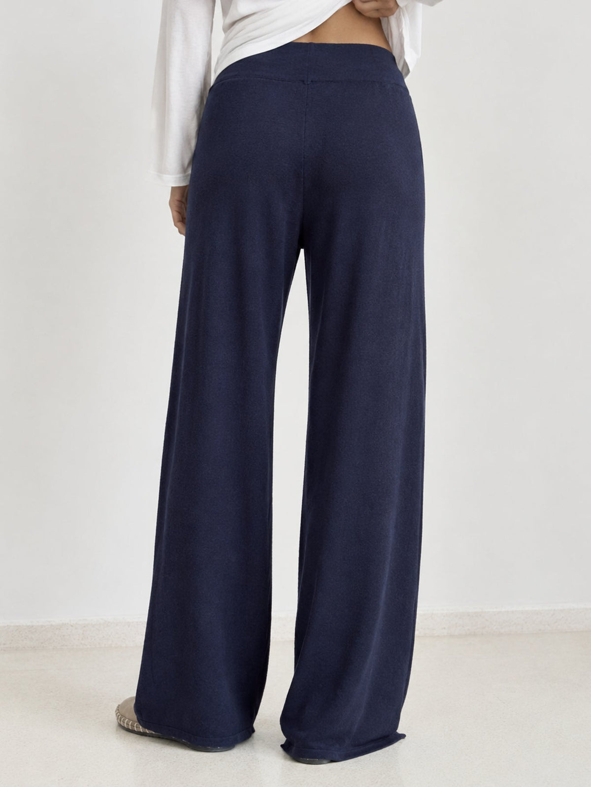 Pantalon en maille bleu marine dos
