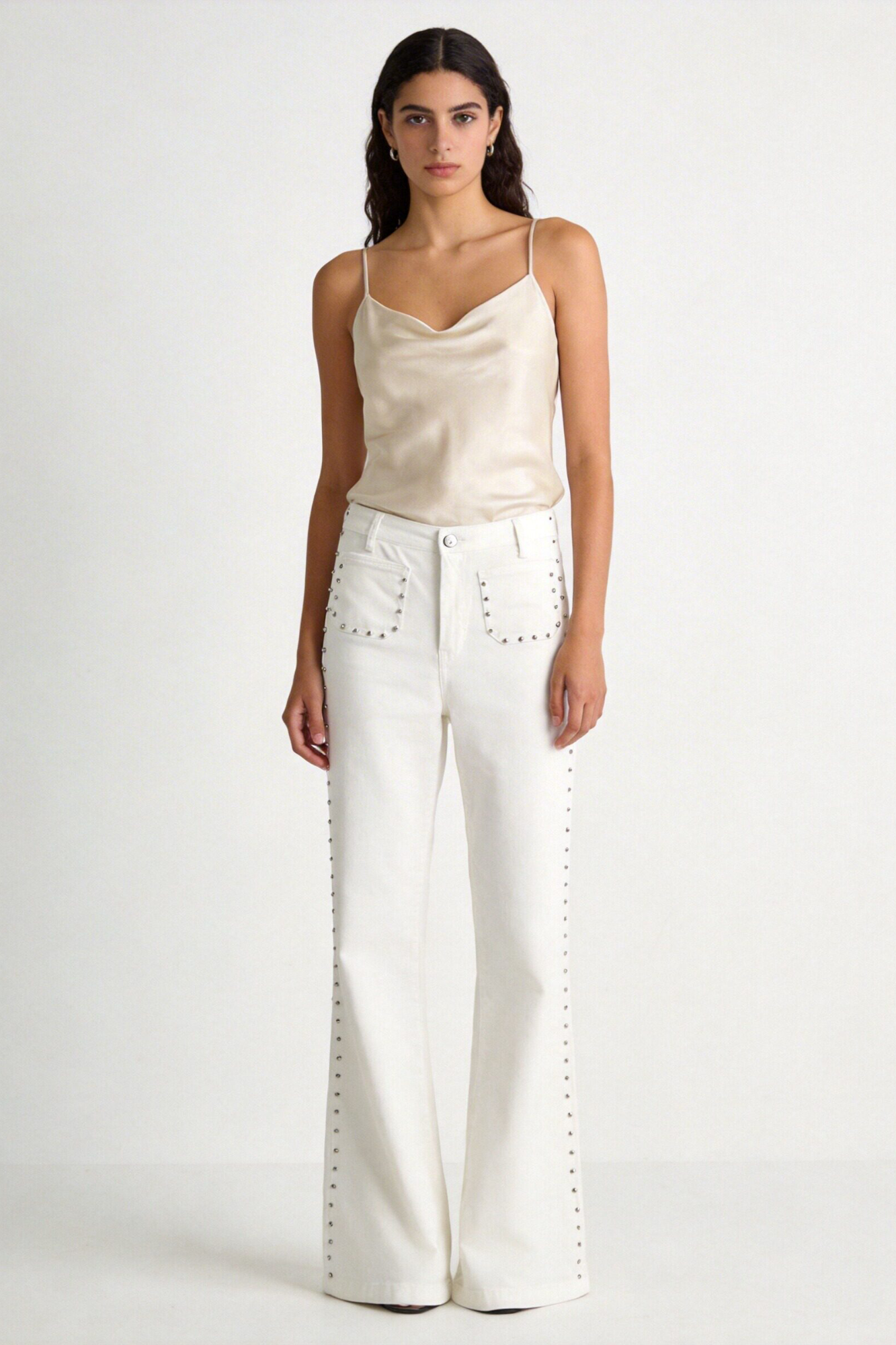02. 02 jean denim cloute poches plaquees image 10