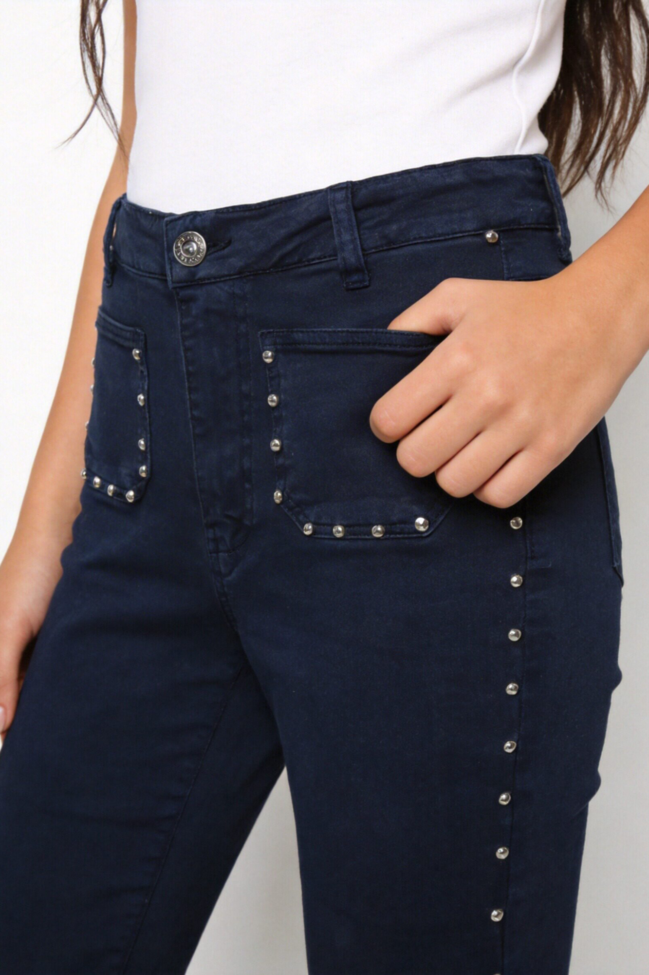 02. 02 jean denim cloute poches plaquees image 17