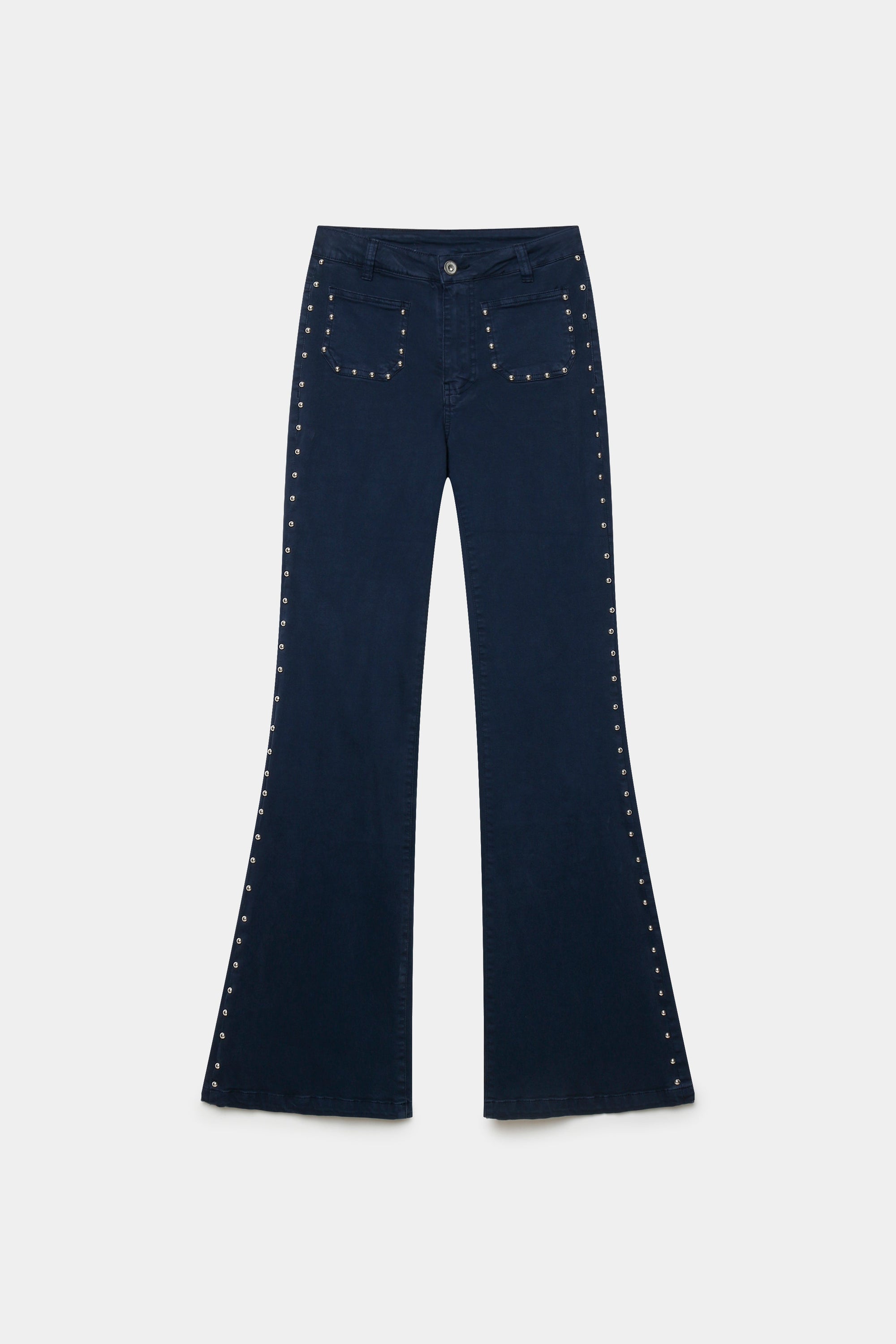02. 02 jean denim cloute poches plaquees image 19
