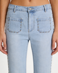 02. 02 jean denim cloute poches plaquees image 3