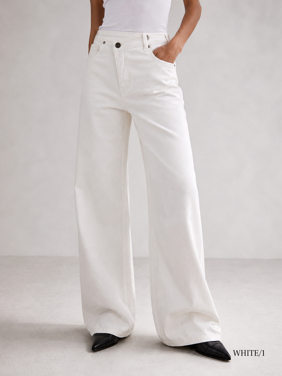 Jean large blanc porté