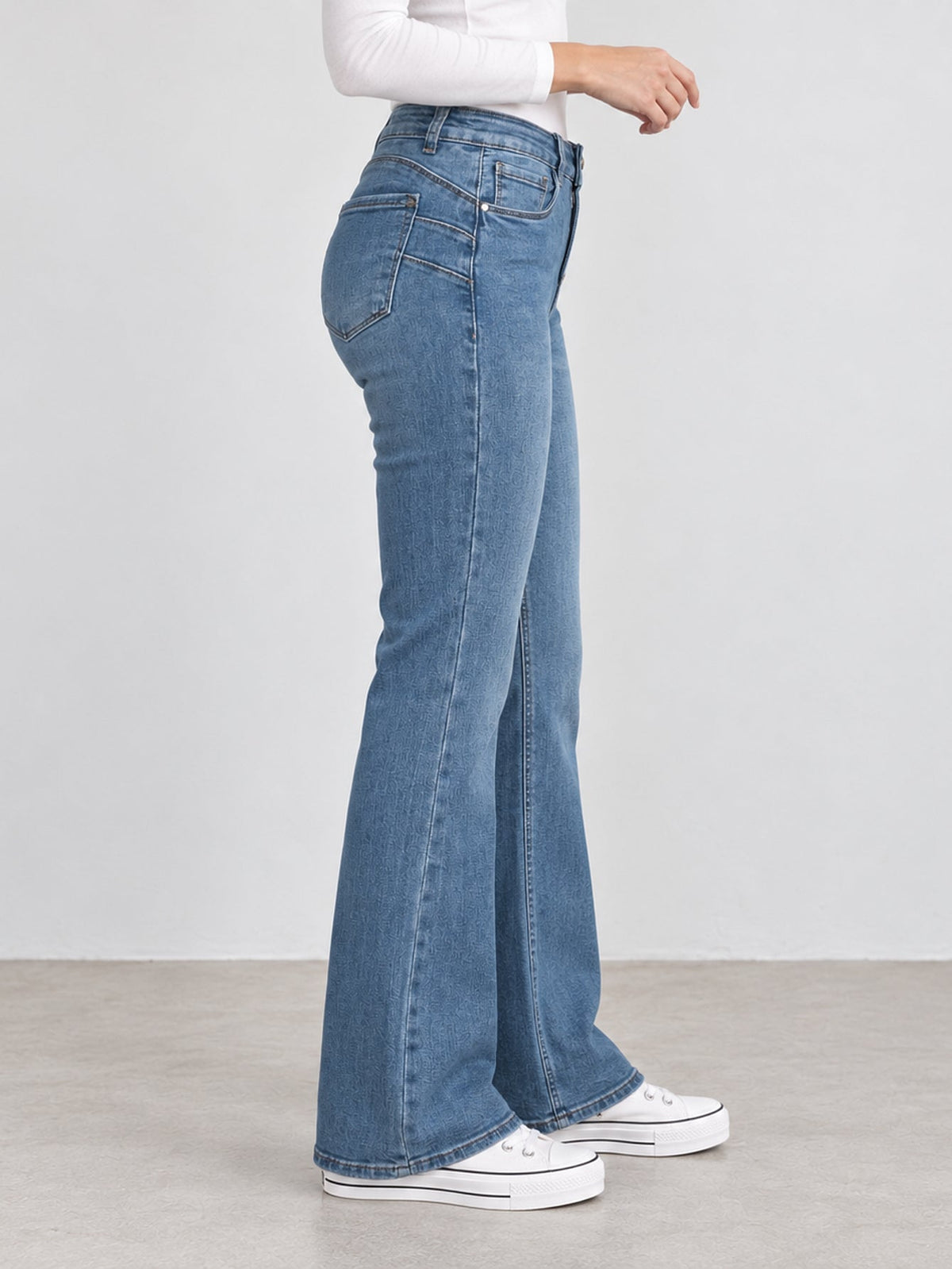 jean flare bleu clair profil