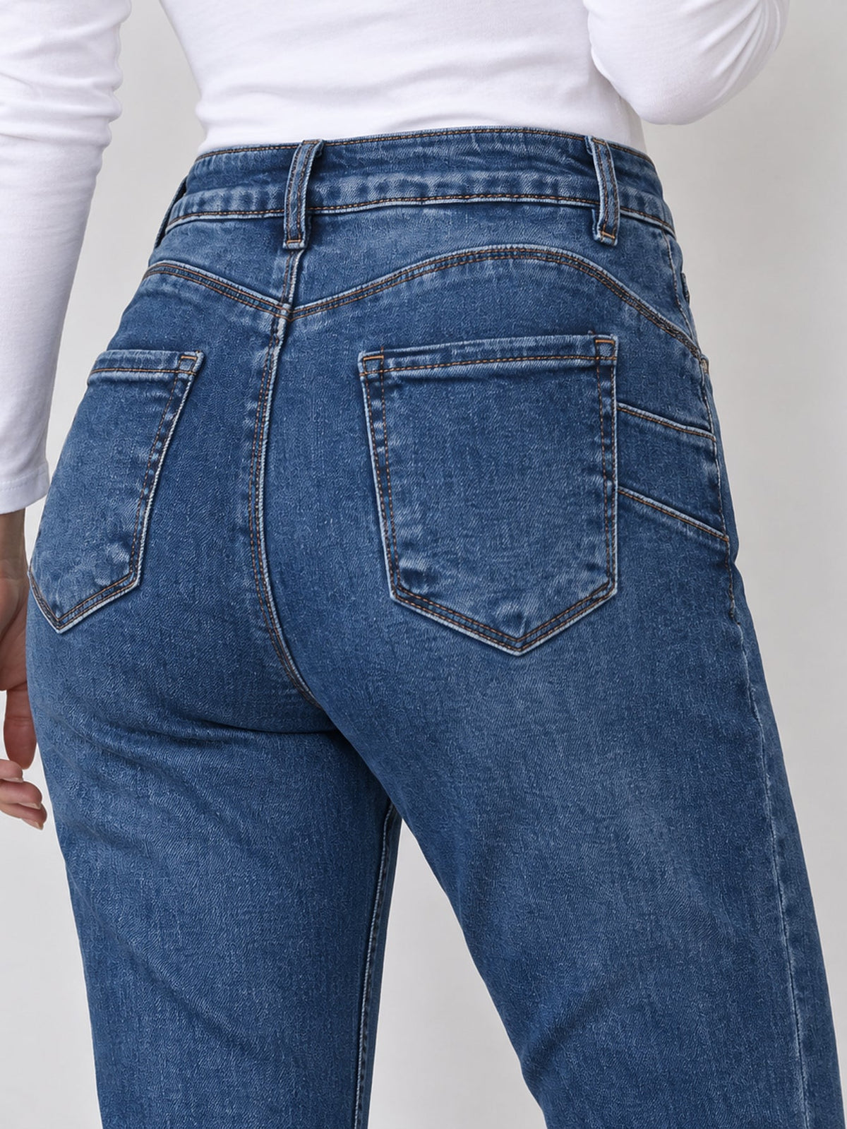jean flare empiècement dos en V