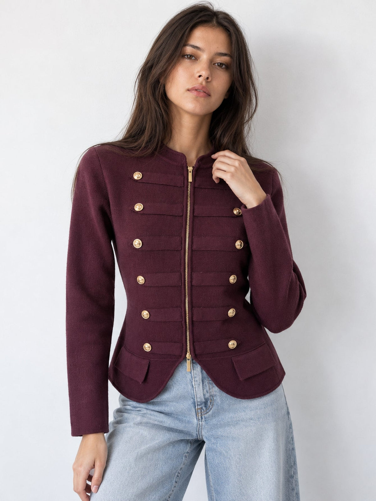 veste marron portée devant