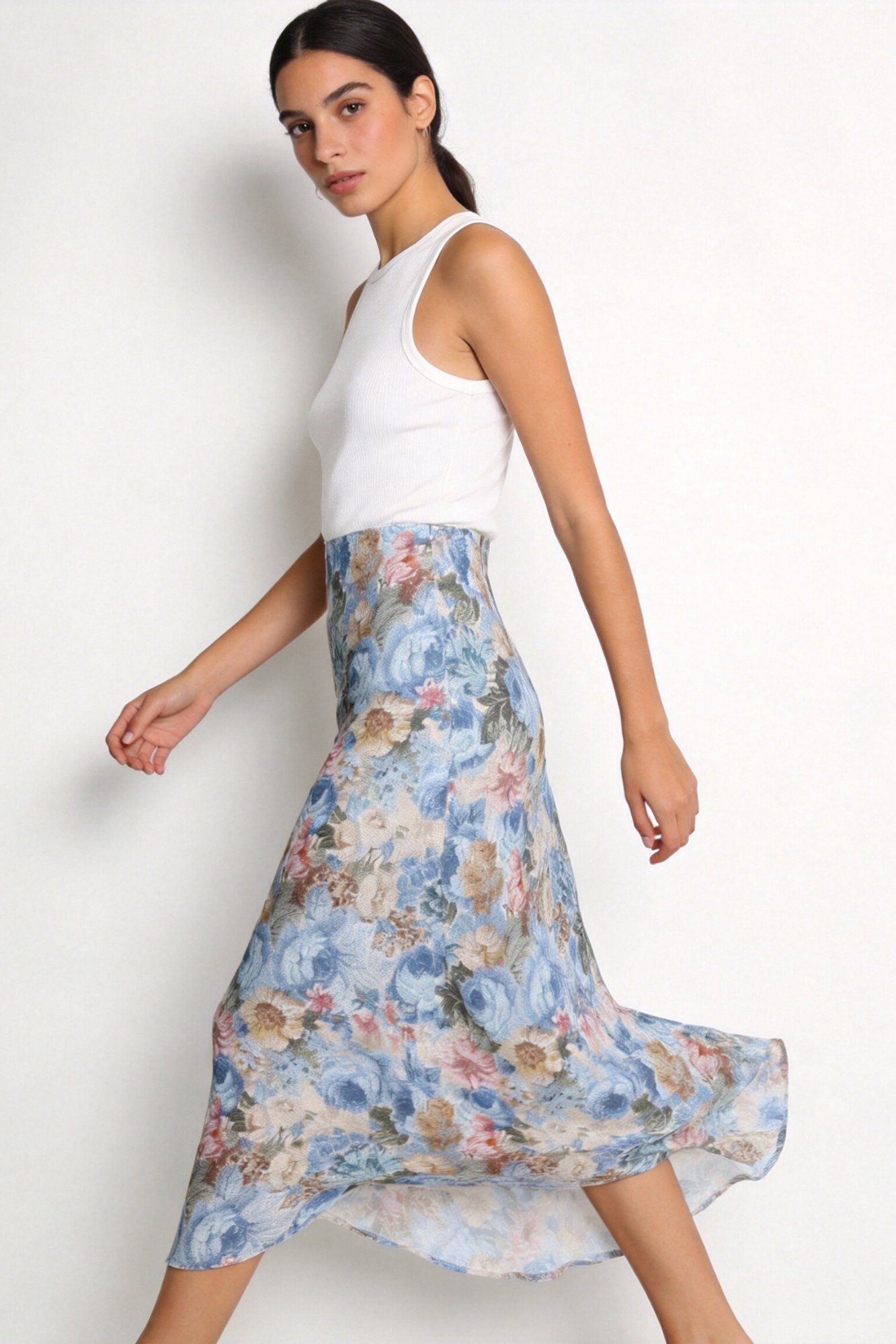 02. 02 jupe midi a fleurs effet jacquard image 1