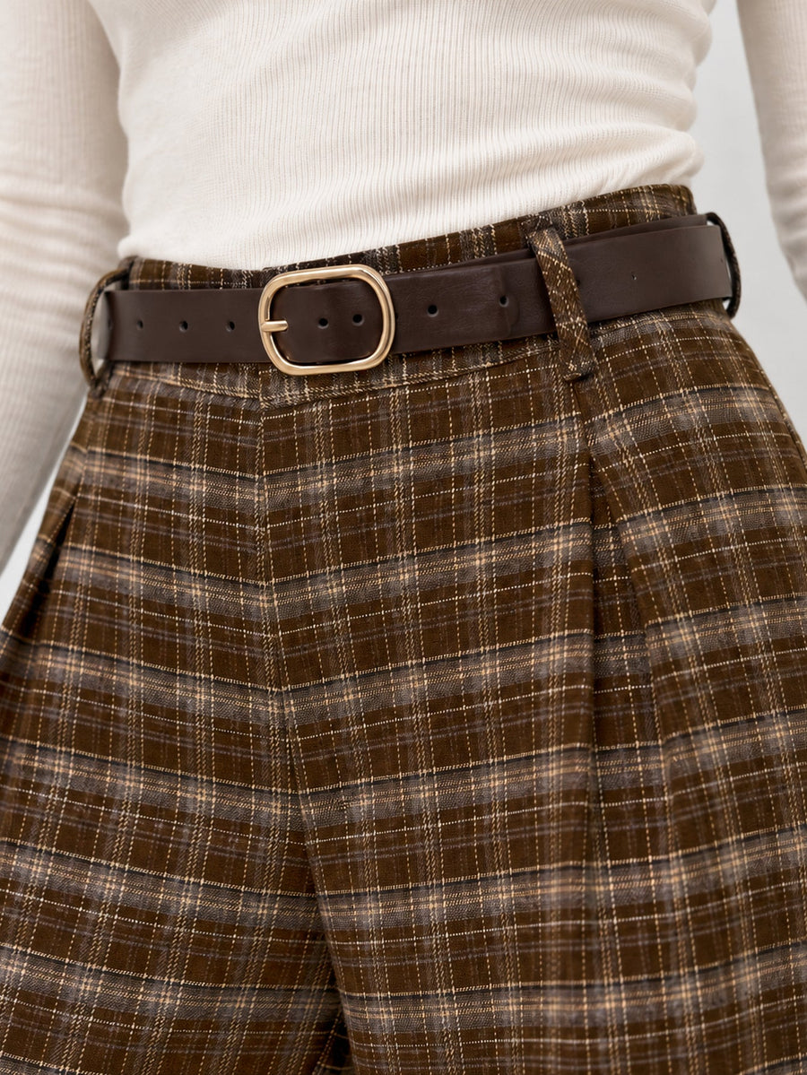 Détail ceinture à boucle dorée coloris camel