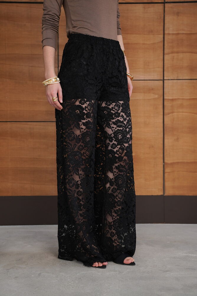 02. pantalon palazzo en dentelle noire taille haute image 4