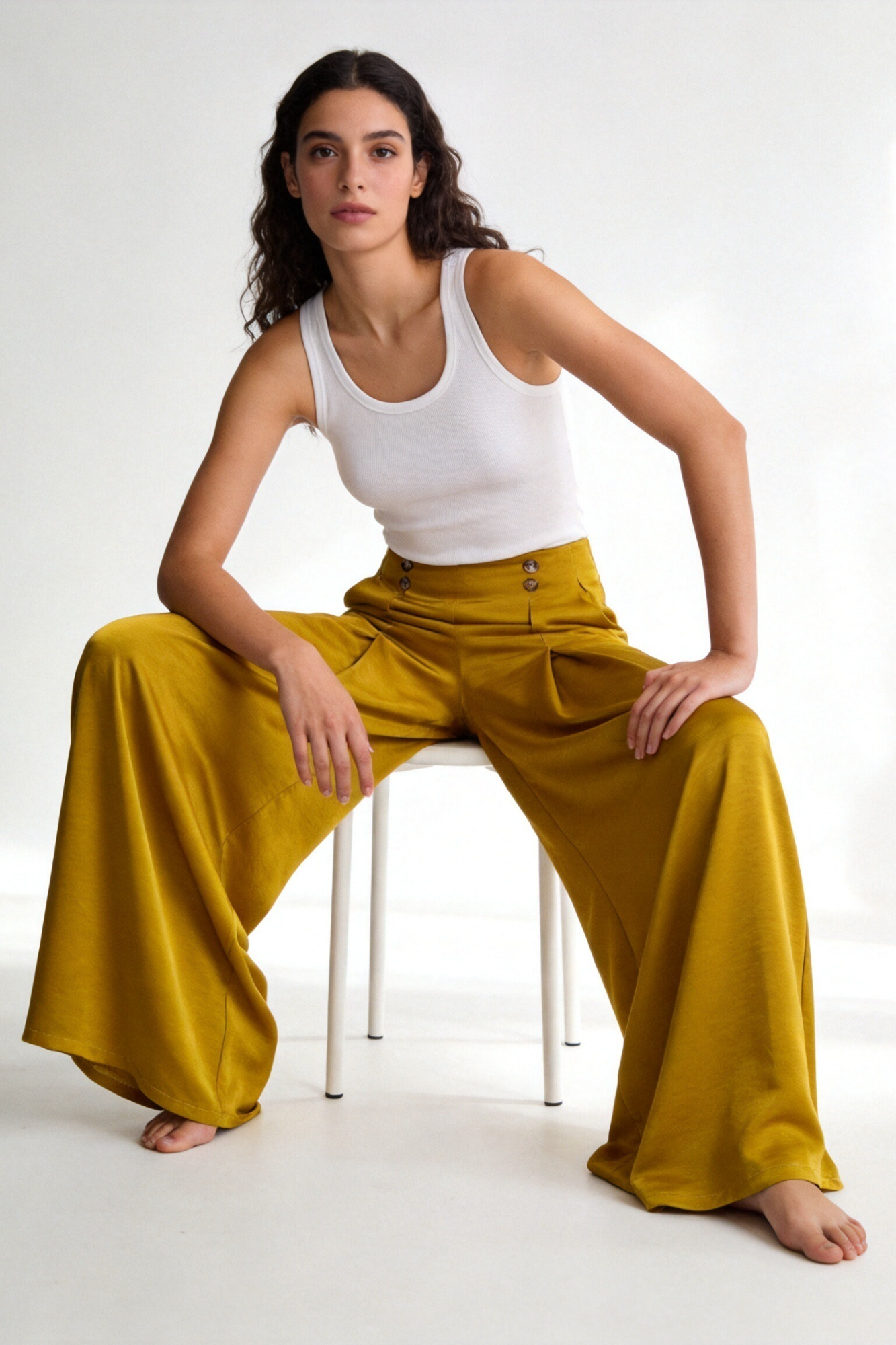 02. 02 pantalon satine taille haute plis et quatre boutons image 1