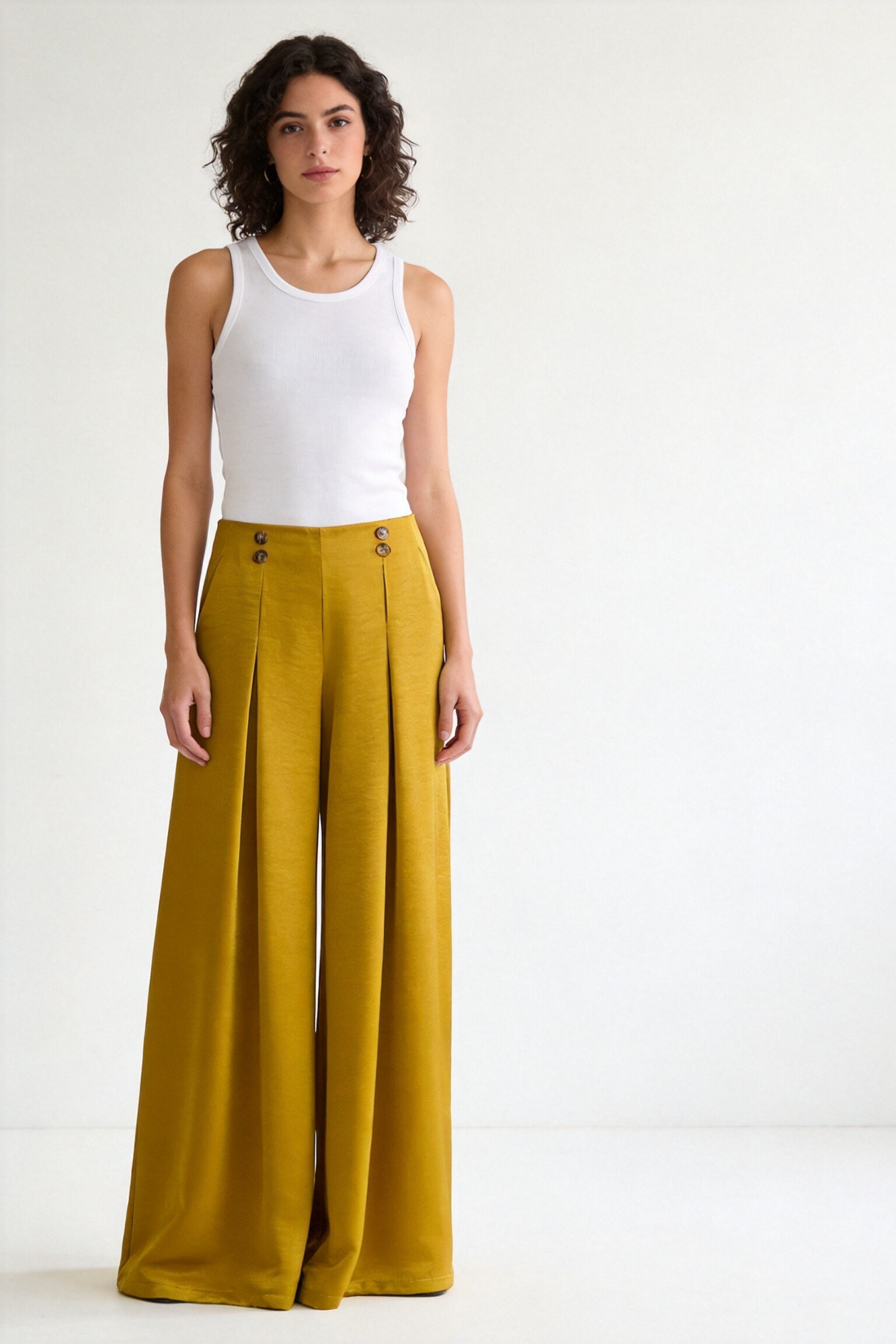 02. 02 pantalon satine taille haute plis et quatre boutons image 3