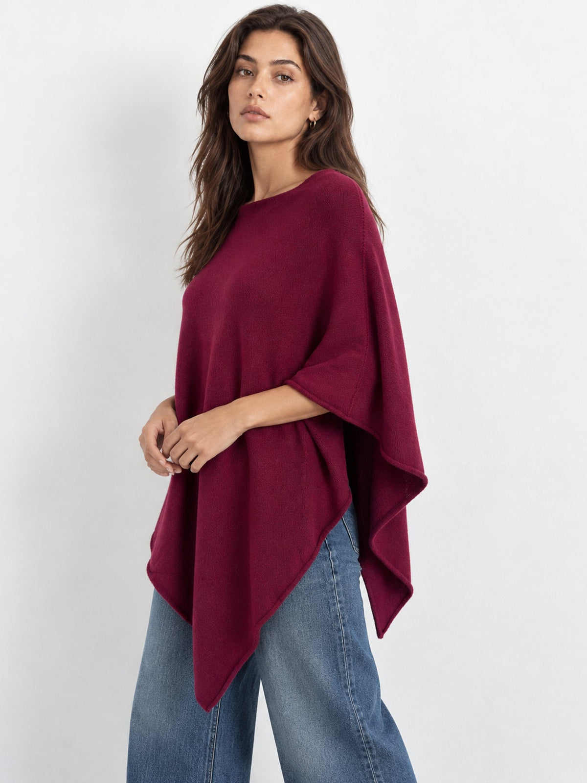Poncho en maille bordeaux trois quarts