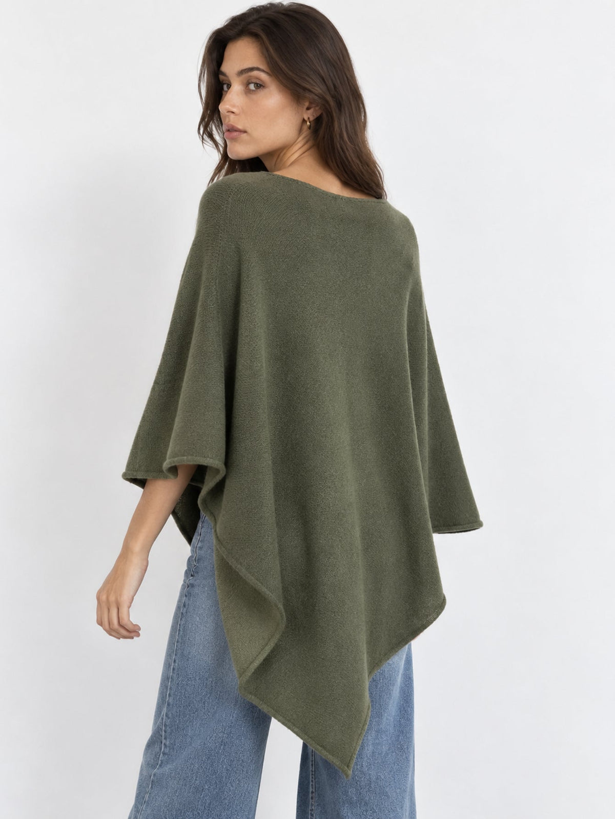 Dos du poncho en maille kaki