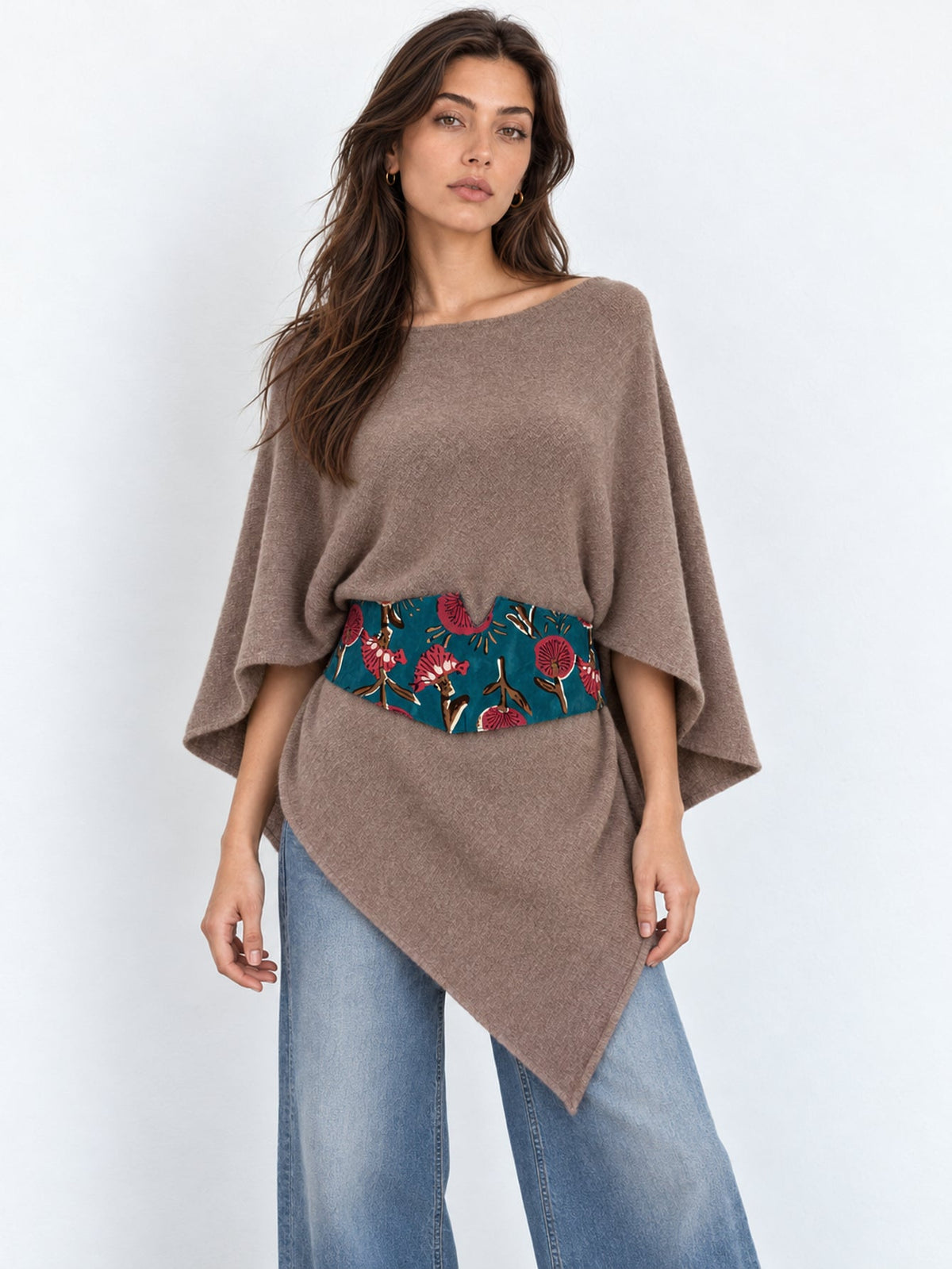 Poncho en maille taupe avec ceinture