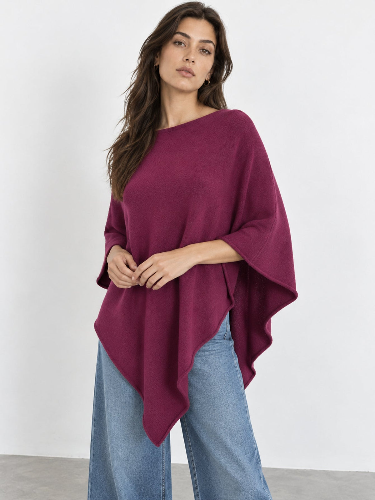 Poncho en maille prune asymétrique