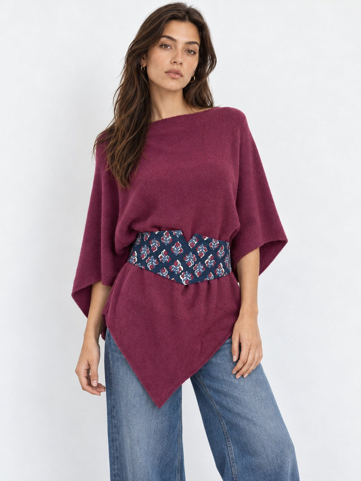 Poncho en maille prune avec ceinture