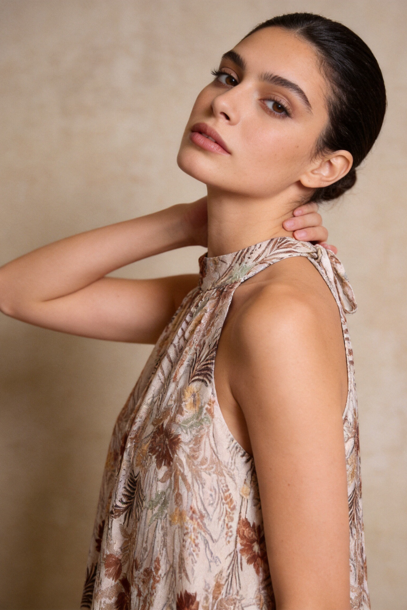 02. 02 robe imprimee midi col halter image 2
