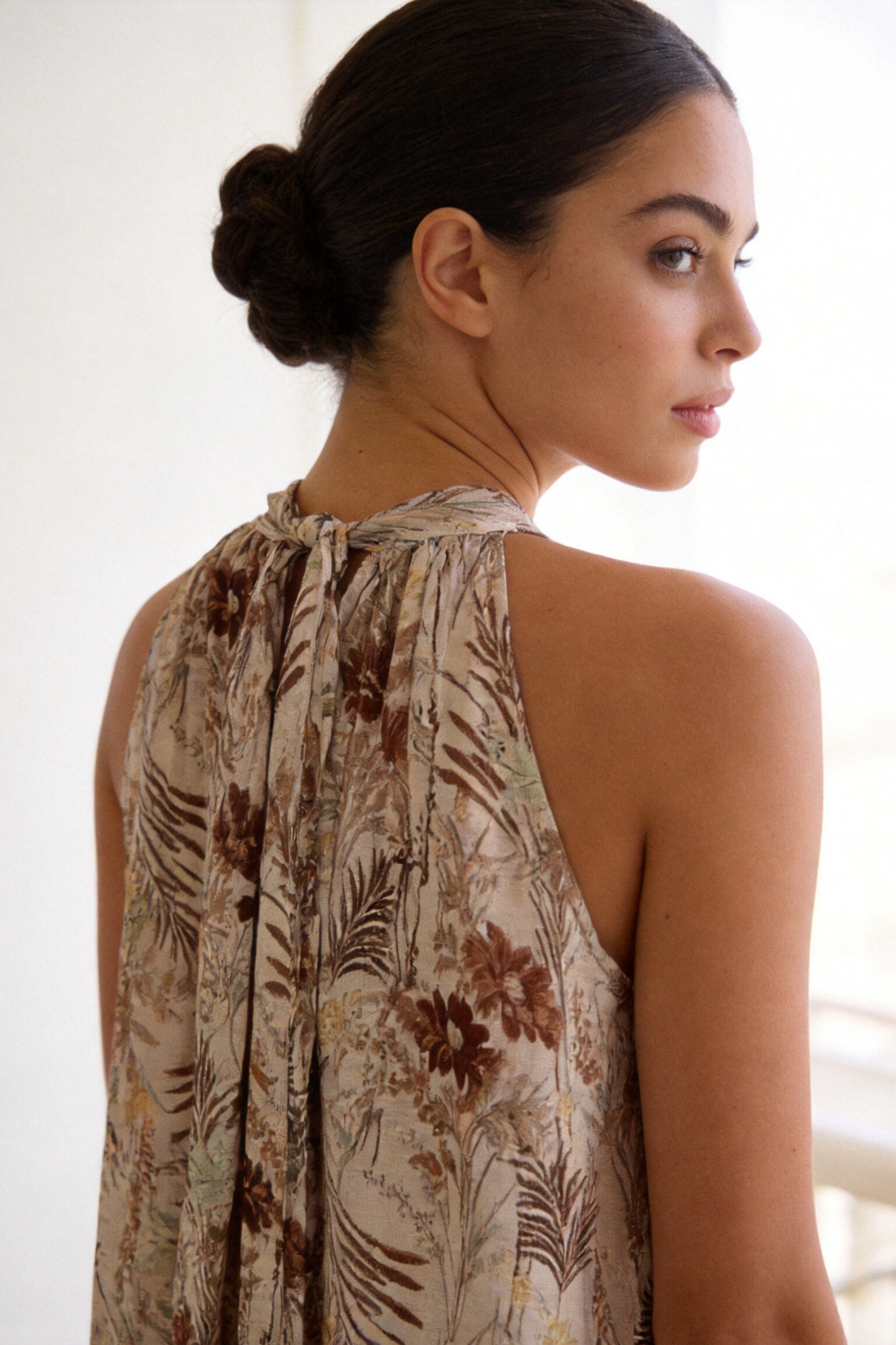 02. 02 robe imprimee midi col halter image 3