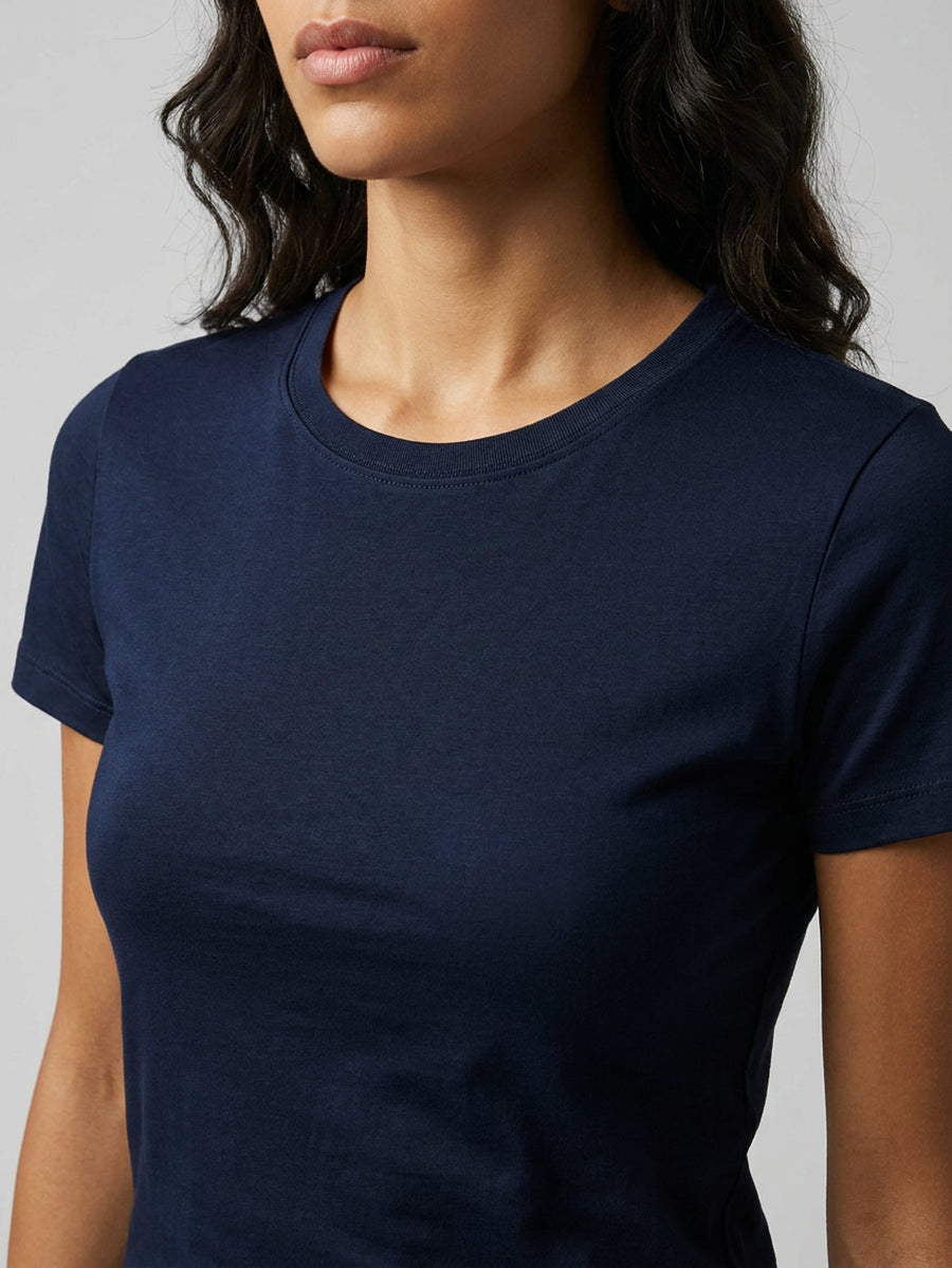 t shirt col rond bleu marine gros plan