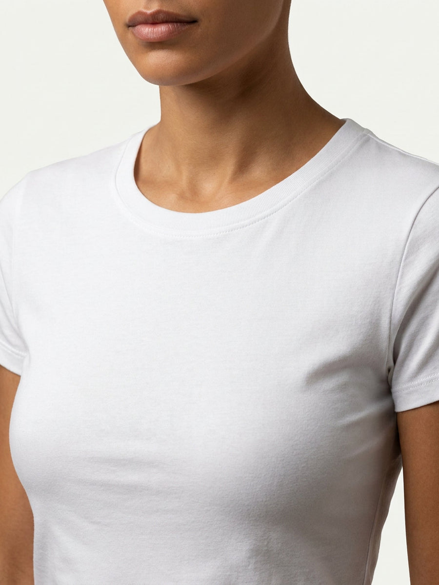 t shirt col rond blanc gros plan