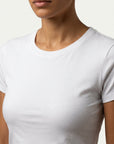 t shirt col rond blanc gros plan