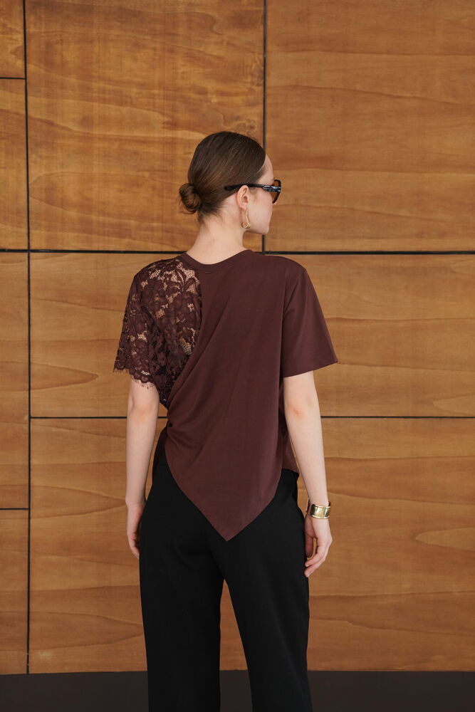 02. 02 top asymetrique dentelle chocolat drape a boucle image 5