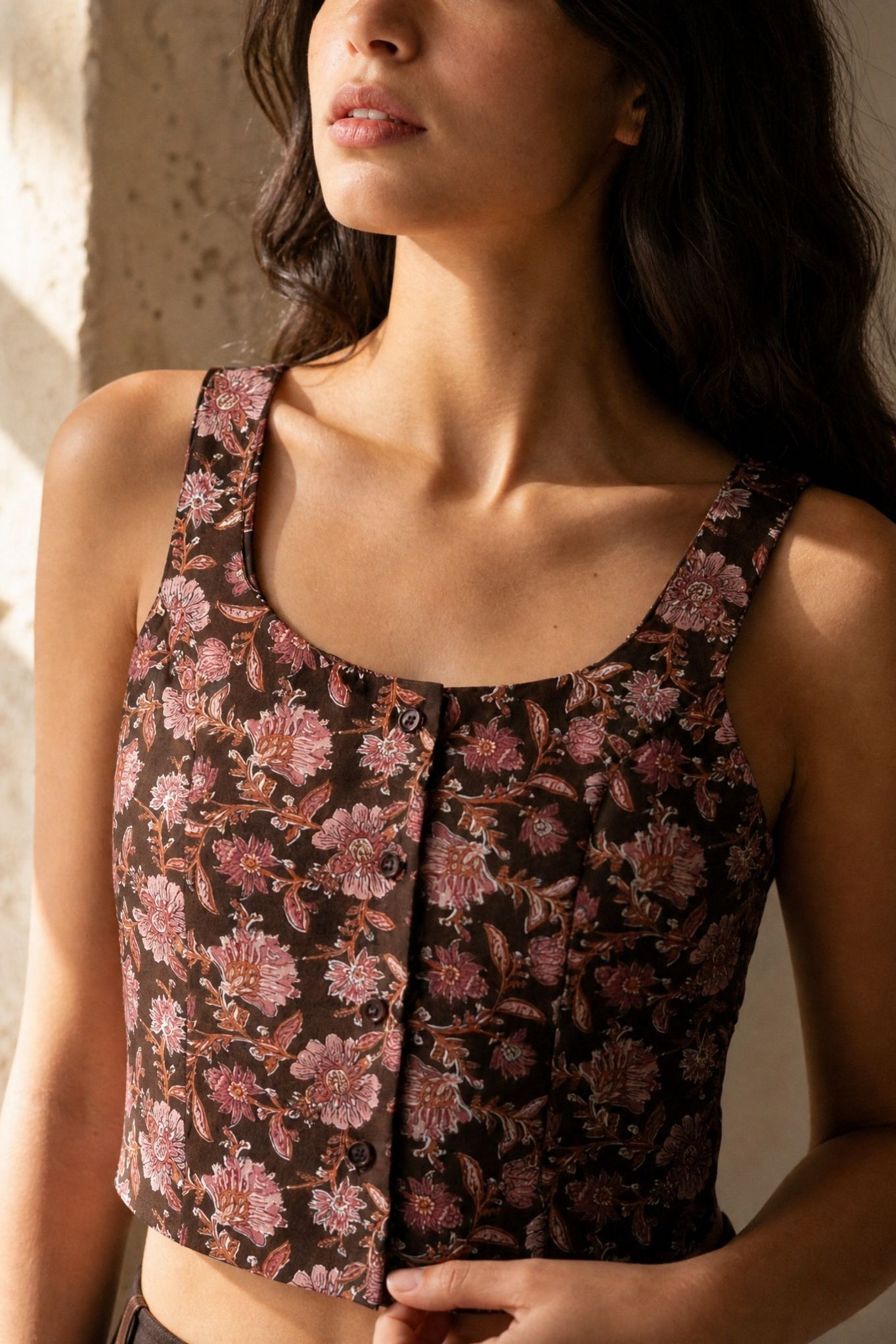 top fleuri boutonne en coton dos smocke image 11