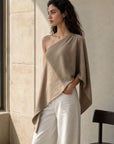 02. top une epaule asymetrique drape texture image 6