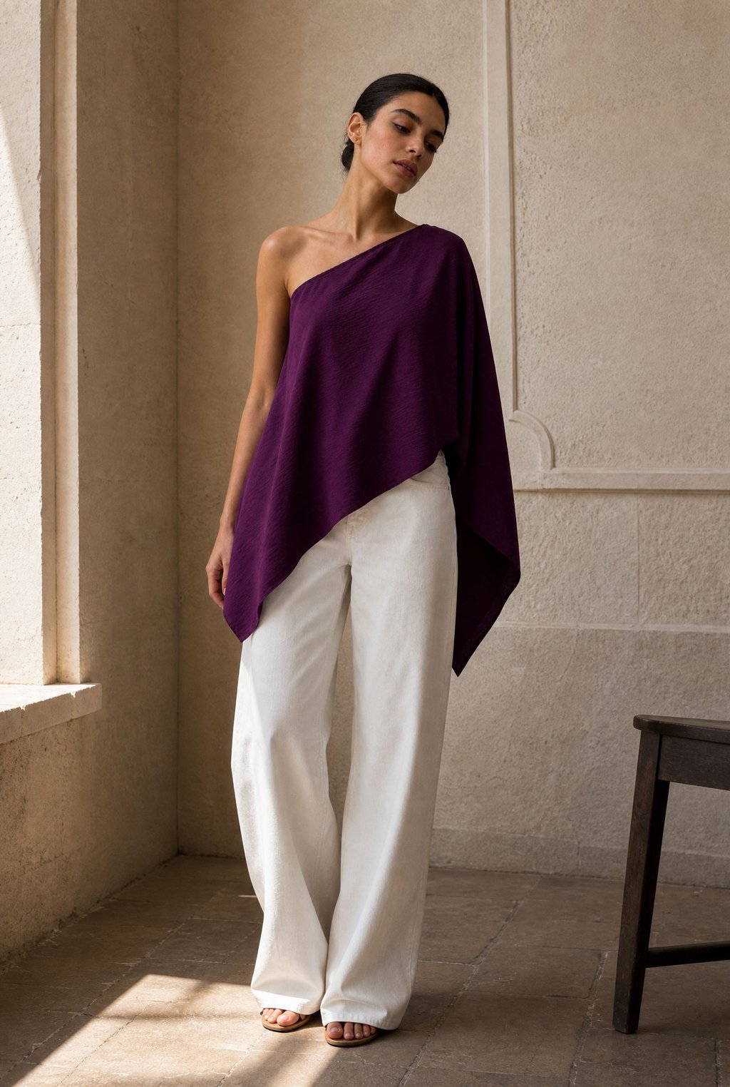 02. top une epaule asymetrique drape texture image 7