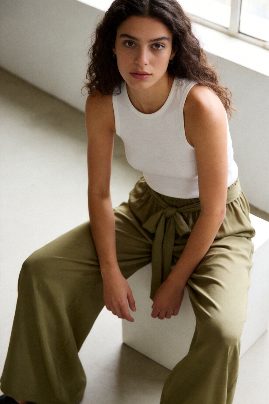 pantalon ample viscose olive assise