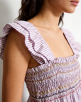 zoom bretelle et buste smocké broderies lilas