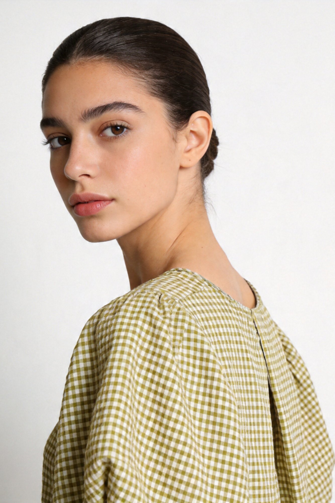 blouse à carreaux col rond vue profil