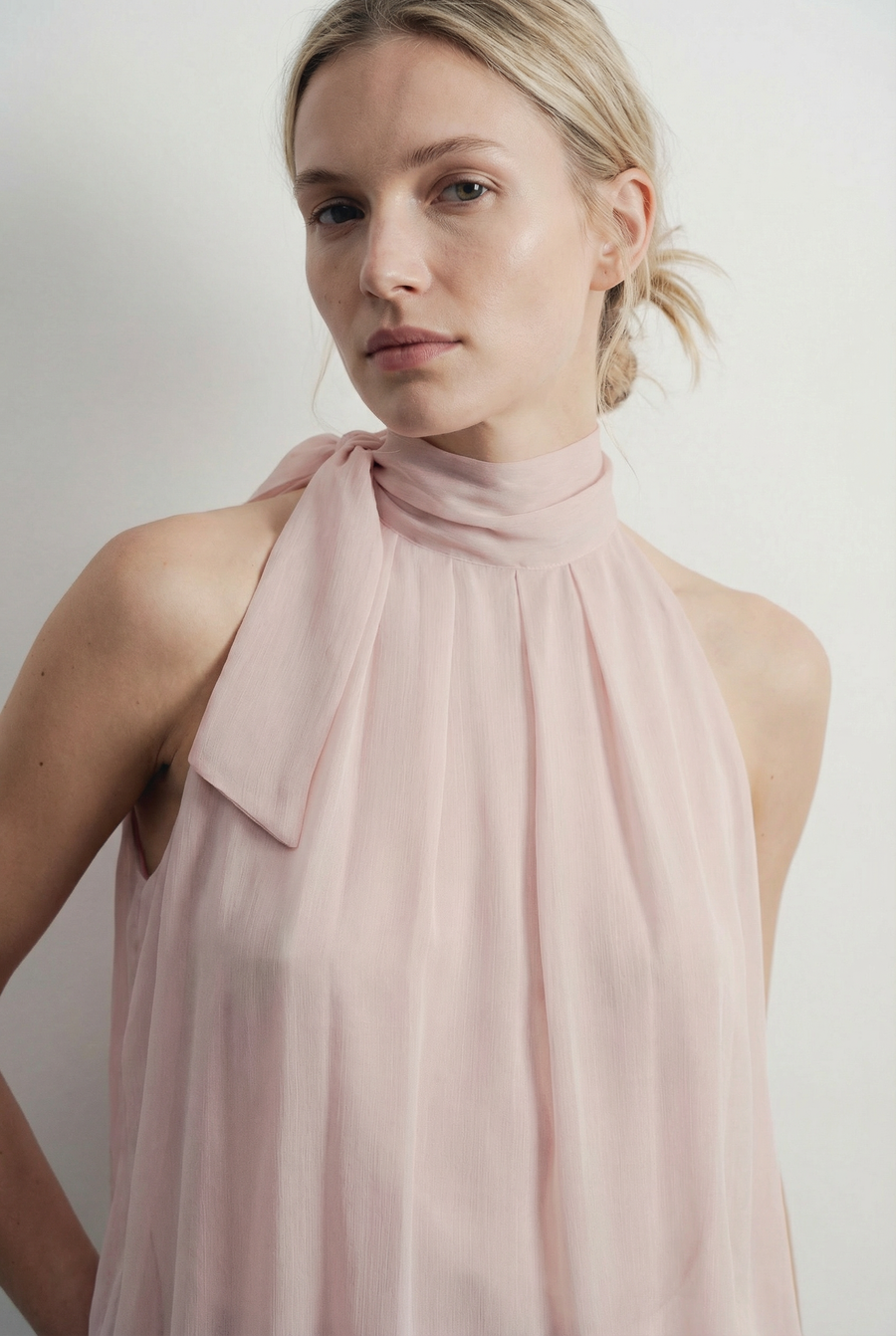 Top sans manches col noué rose poudré
