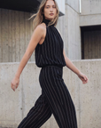 Pantalon large rayé femme en extérieur