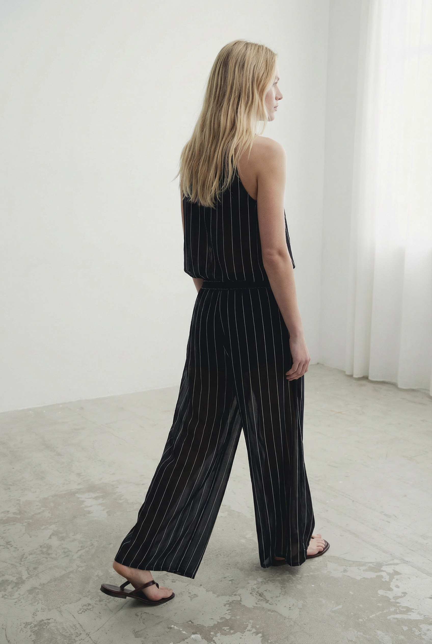 Pantalon large rayé femme vue arrière
